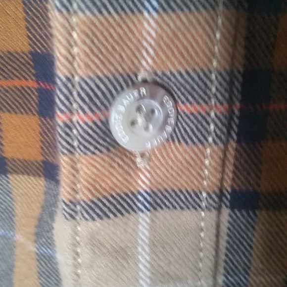 Medium Eddie Bauer flannel shirt 100% cotton. Like new. Comfy and warm. - Picture 5 of 7